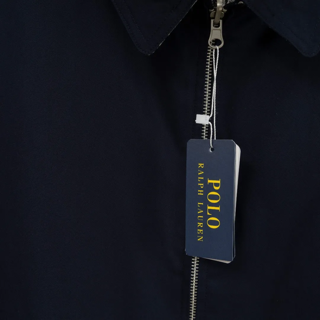 P490 top version (different currencies) You can scan the QR code to enter the official website. Style: Ralph Lauren POLO Ralph Lauren original open molded small label embroidery reversible old money style jacket Color: Picture color Size: S-XL Fabric: Woven Accessories: Full set of customized accessories No gender distinction, same style for men and women